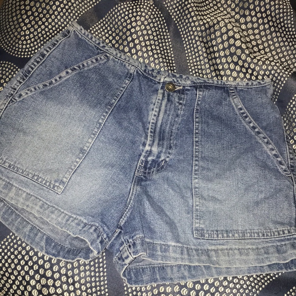 ⚜️⚜️ 3/$15 90’s denim shorts